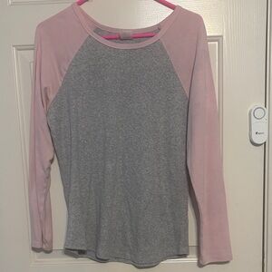 No Boundaries Pink and Gray Raglan Top